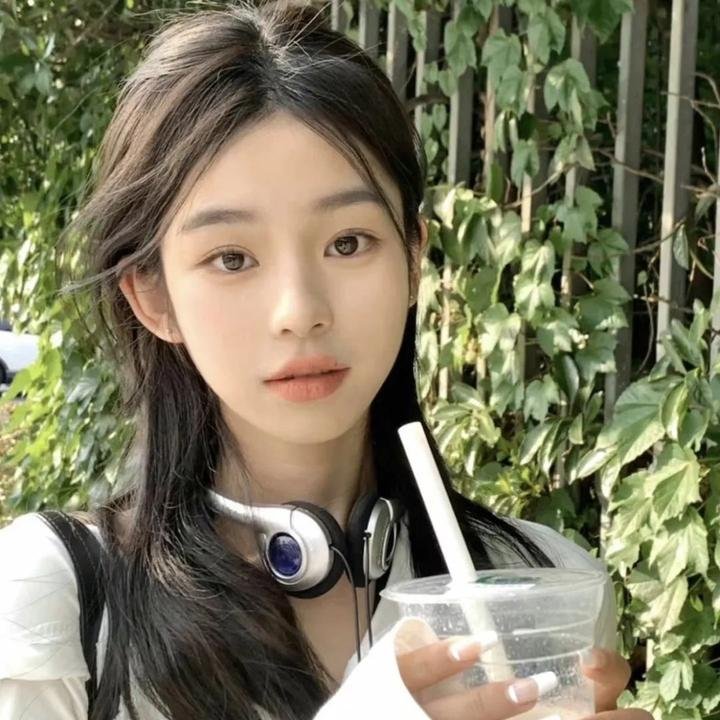 杜鹃的婚约海报